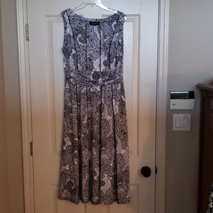 Sleeveless dress